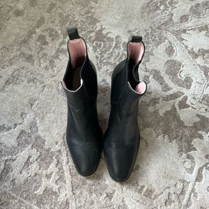 Black Zara women’s ankle boots